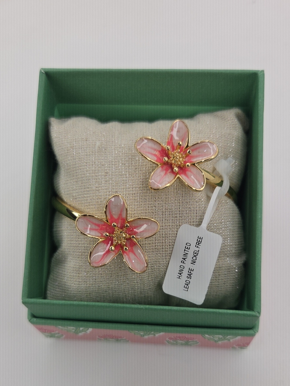 💕▪️Piper K▪️Hand-Painted Pink Flower Cuff Hinge  Bracelet - Gold Tone